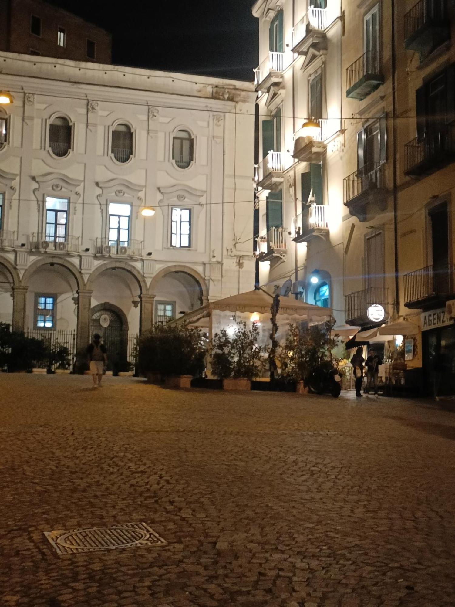 Storico House Apartment Napoli Bagian luar foto